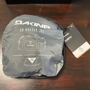 Dakine EQ duffle bag